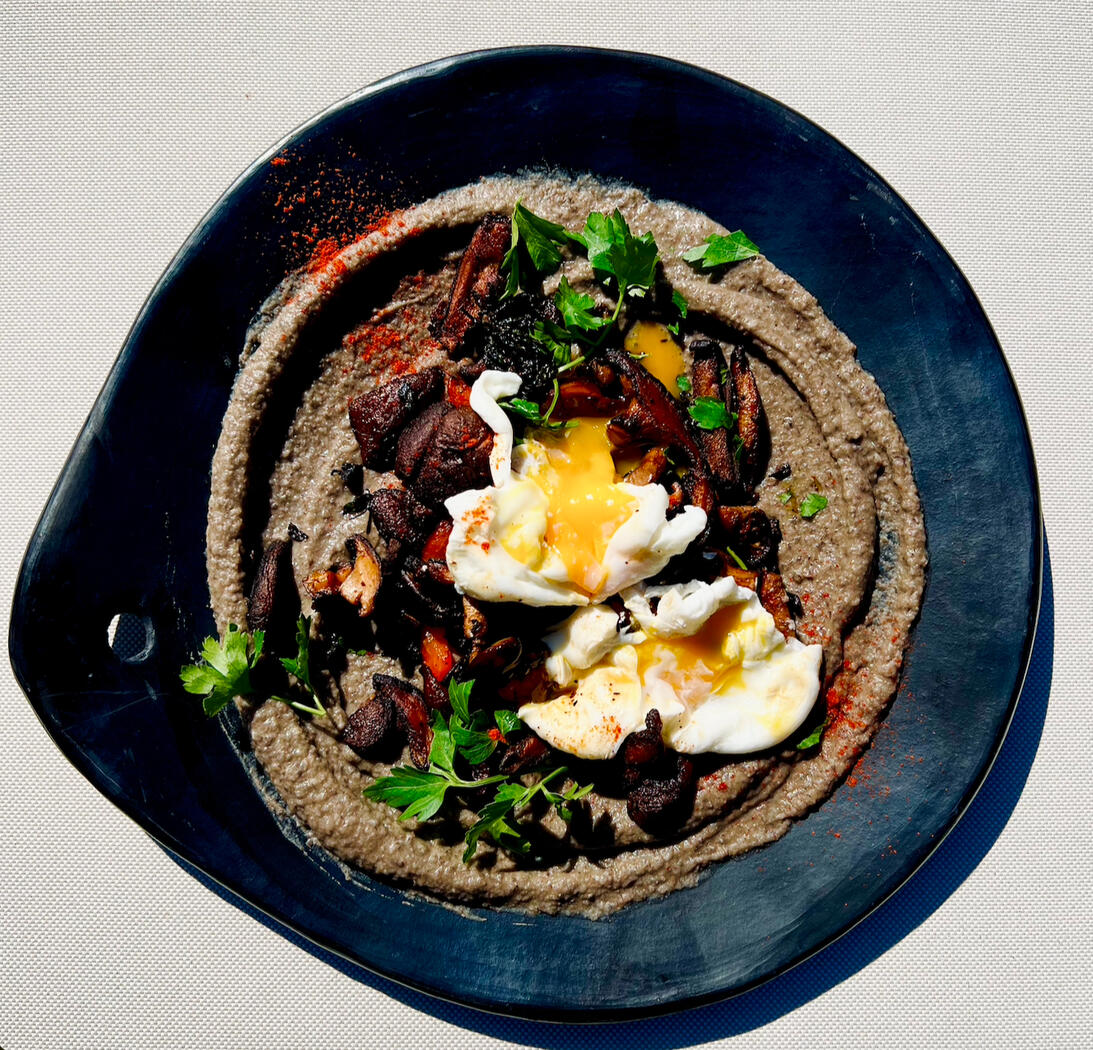 beluga lentil puree with egg