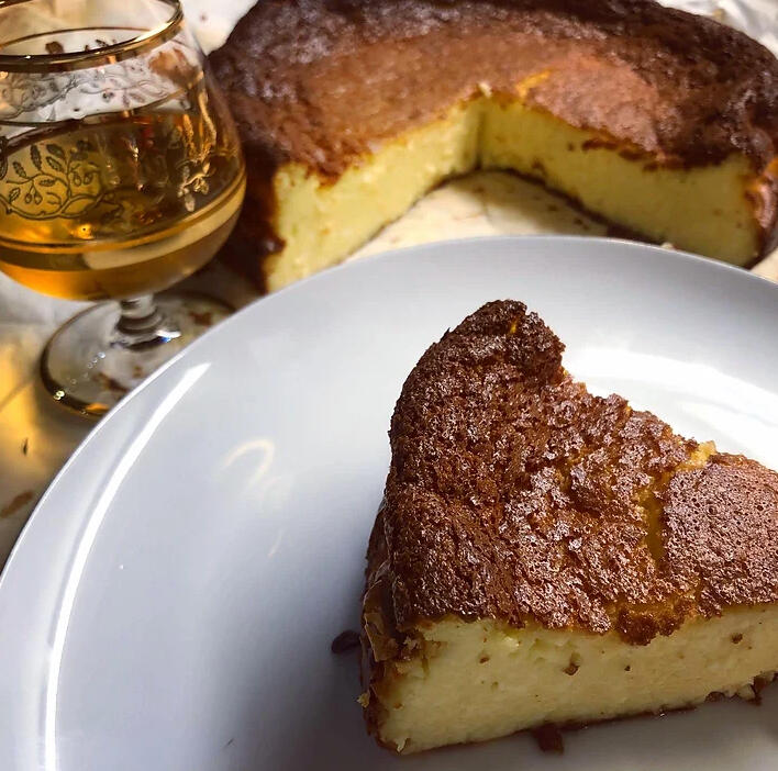 basque cheesecake sliced